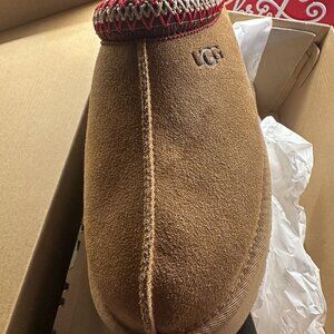 UGGS W TAZ SIZE 10 NIB